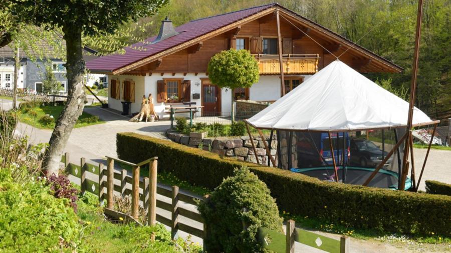 Appartamento Haus Alpenrose Zum Vic Wermelskirchen Esterno foto